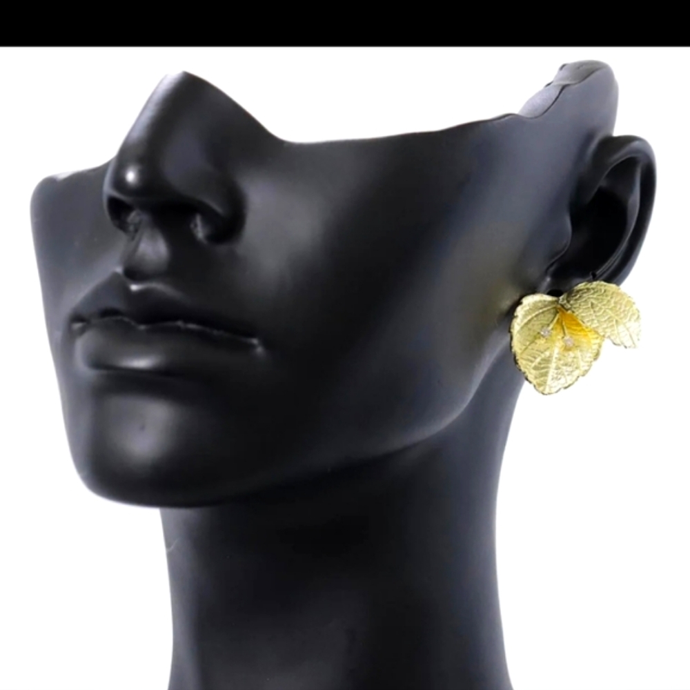 Leaf Motif Earrings in Solid 18K yellow Gold [clip-on and screw type lock]